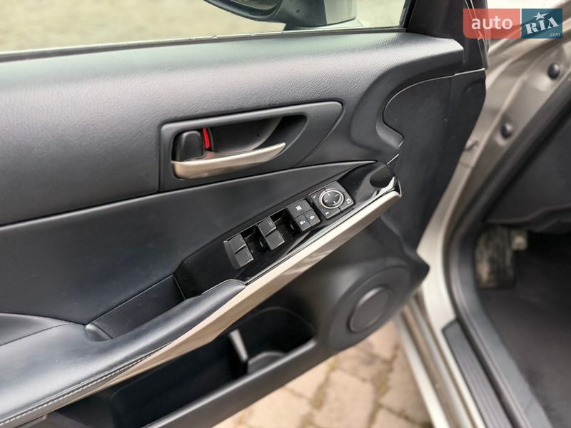 Седан Lexus IS 2017 в Калуше фото 27 Седан Lexus IS 2017 в Калуше