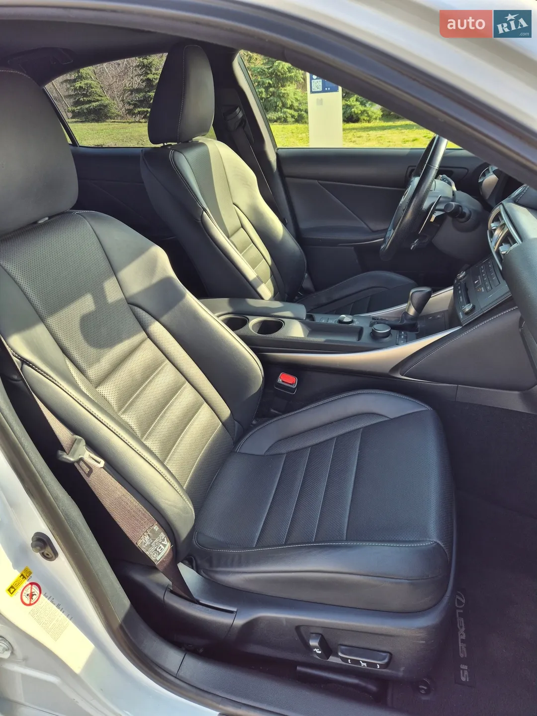2016 Lexus IS - мініатюра 15