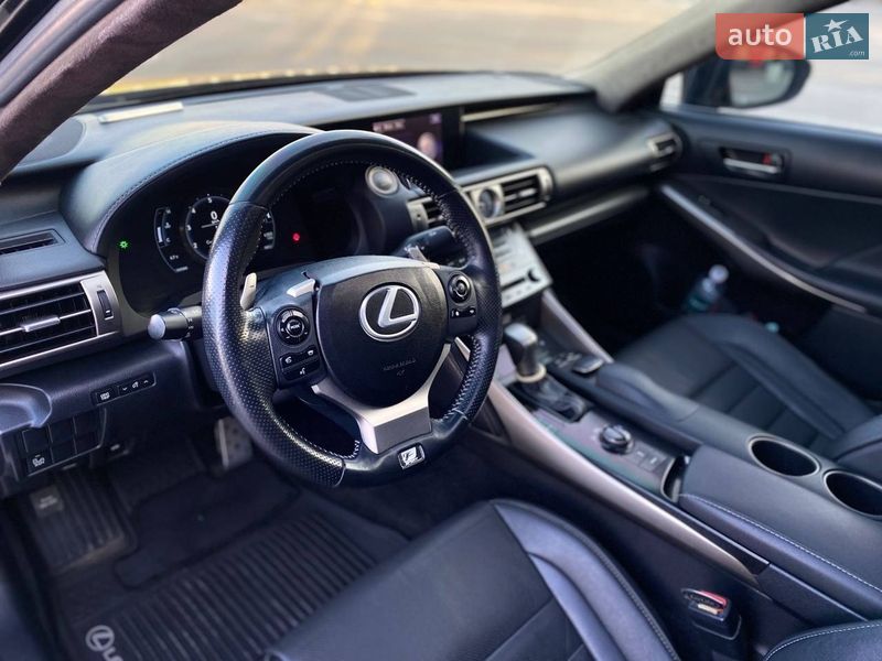 Седан Lexus IS 2013 в Киеве фото 30 Седан Lexus IS 2013 в Киеве