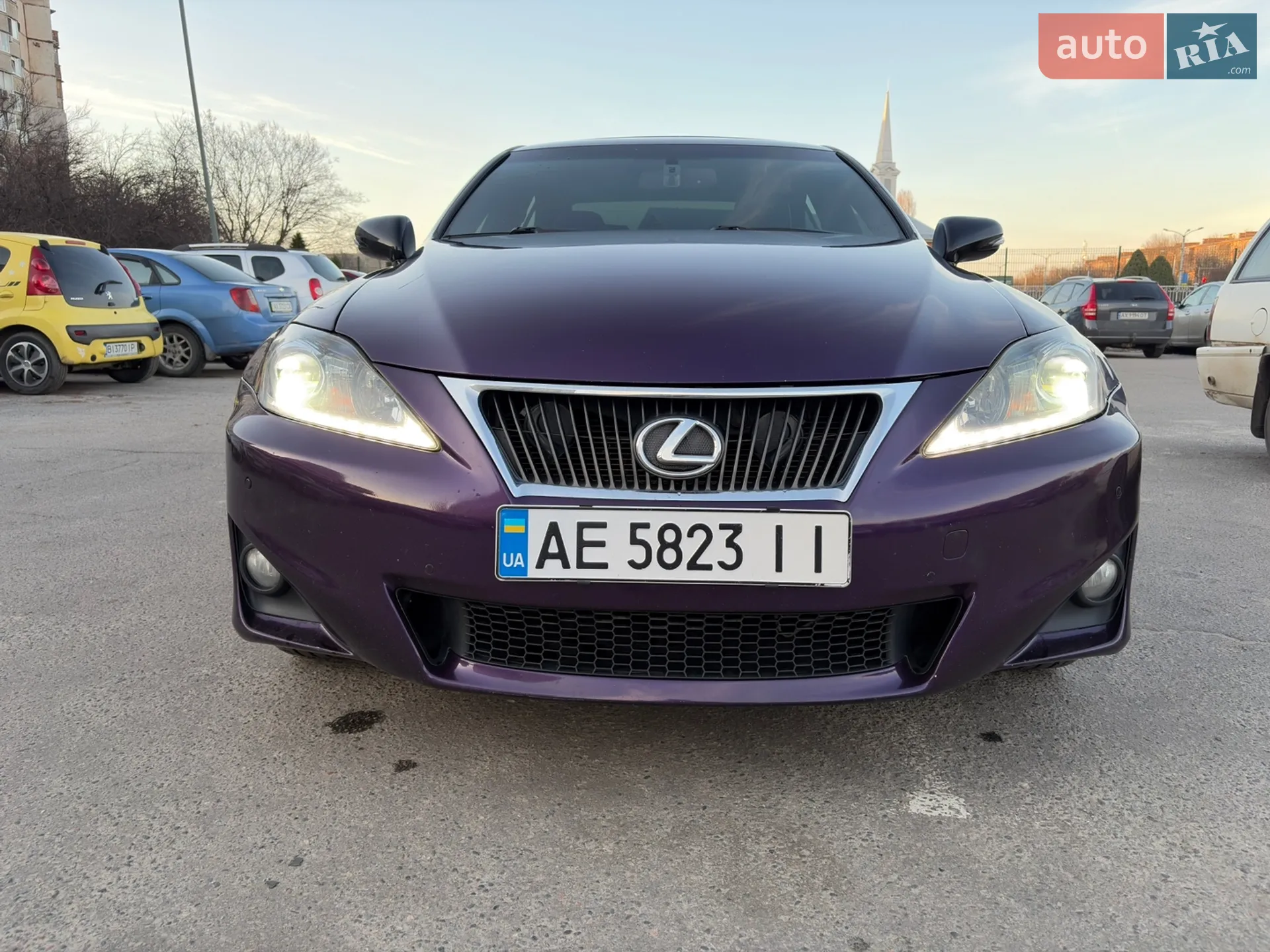 2012 Lexus IS - мініатюра 3