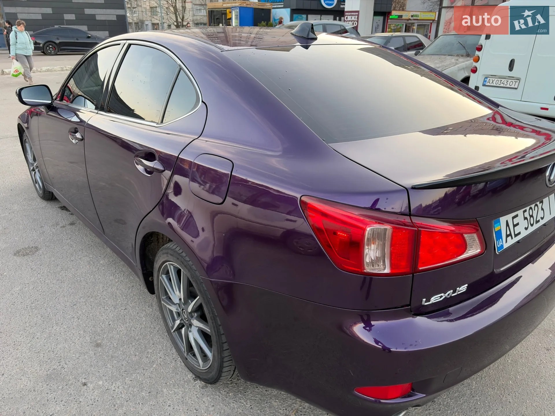 2012 Lexus IS - мініатюра 13