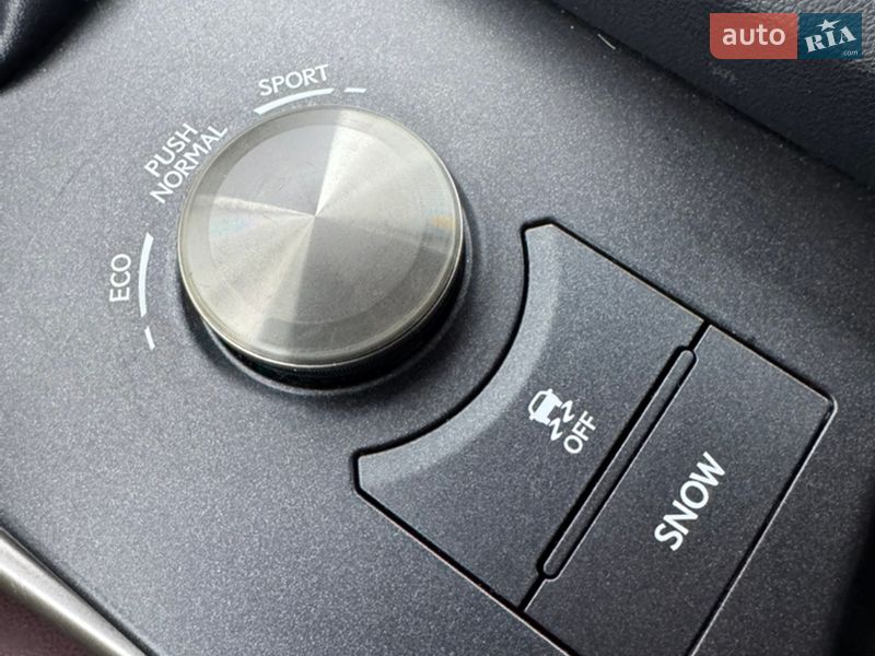 Седан Lexus IS 2016 в Киеве фото 28 Седан Lexus IS 2016 в Киеве