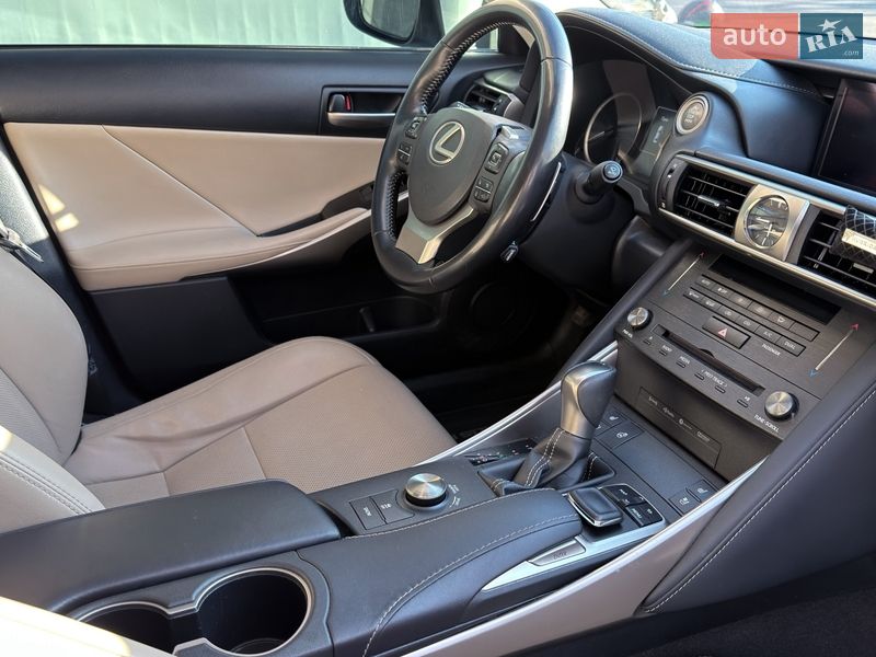 Седан Lexus IS 2019 в Киеве