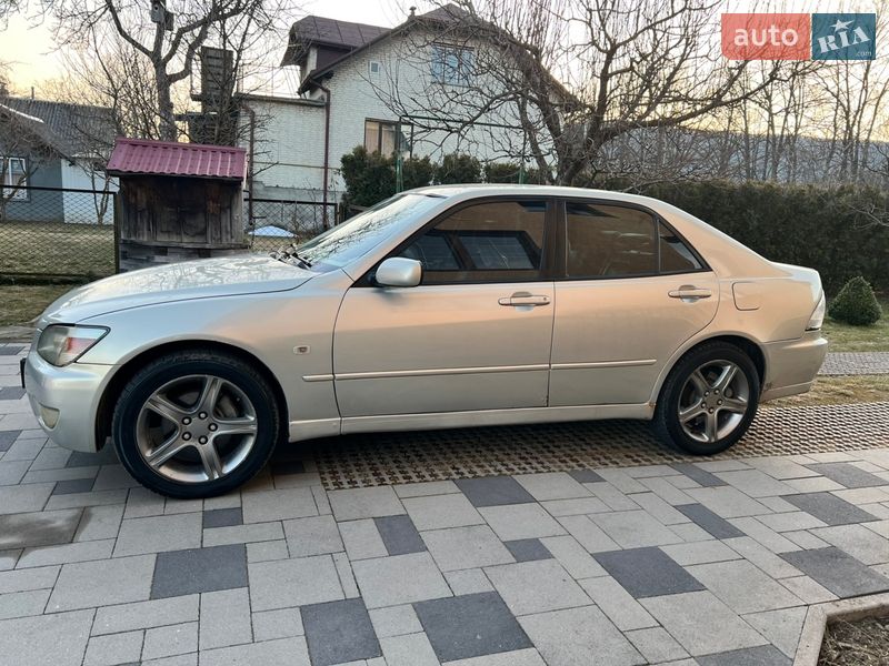 Lexus IS 1999