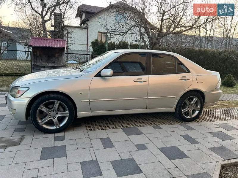 Lexus IS 1999