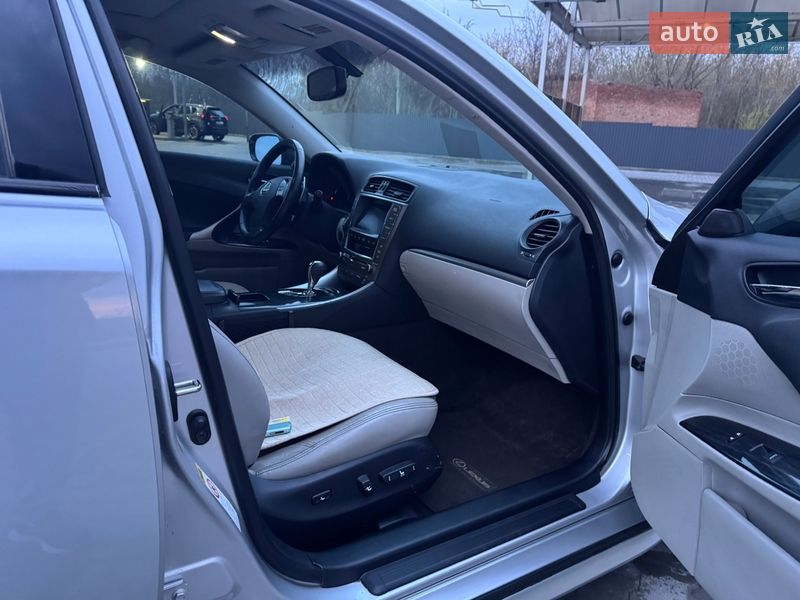 Седан Lexus IS 2010 в Полтаве