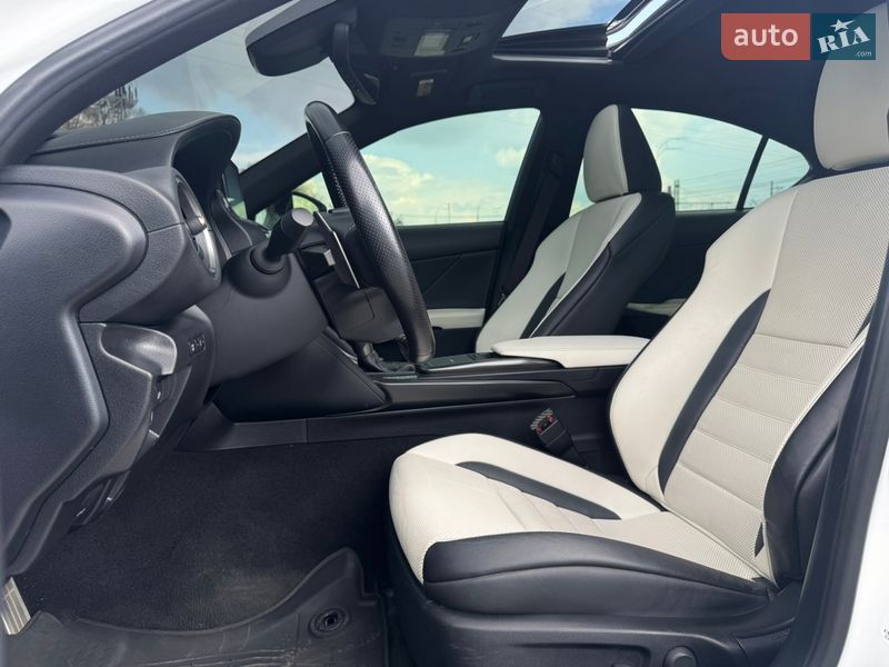 Седан Lexus IS 2021 в Киеве фото 16 Седан Lexus IS 2021 в Киеве