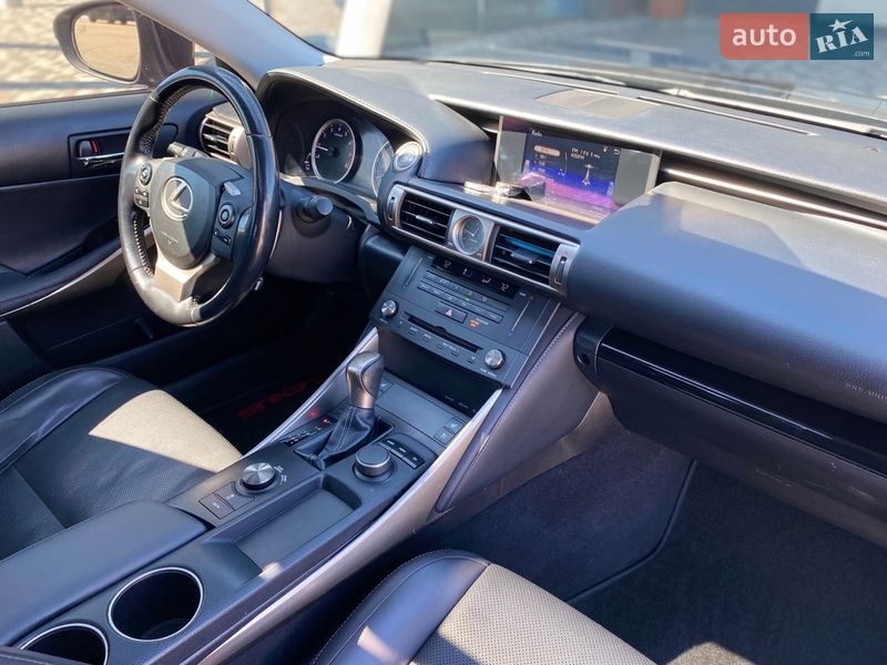 Седан Lexus IS 2016 в Києві