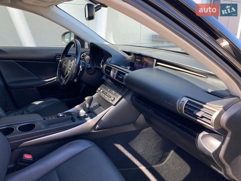 Седан Lexus IS 2016 в Києві