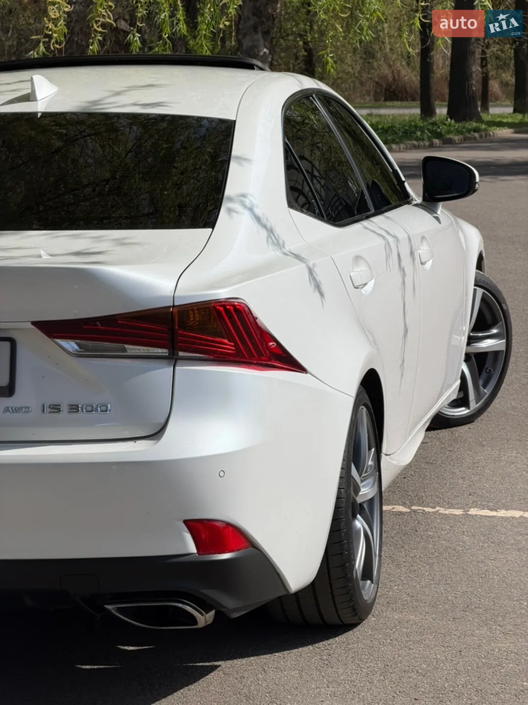 2019 Lexus IS - мініатюра 12