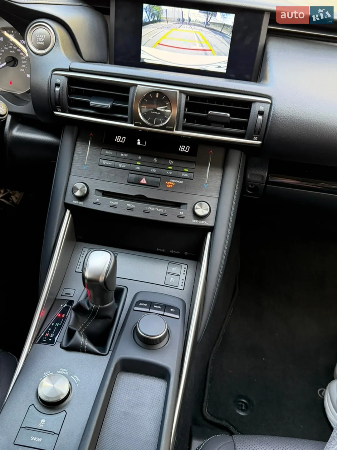 2019 Lexus IS - мініатюра 17
