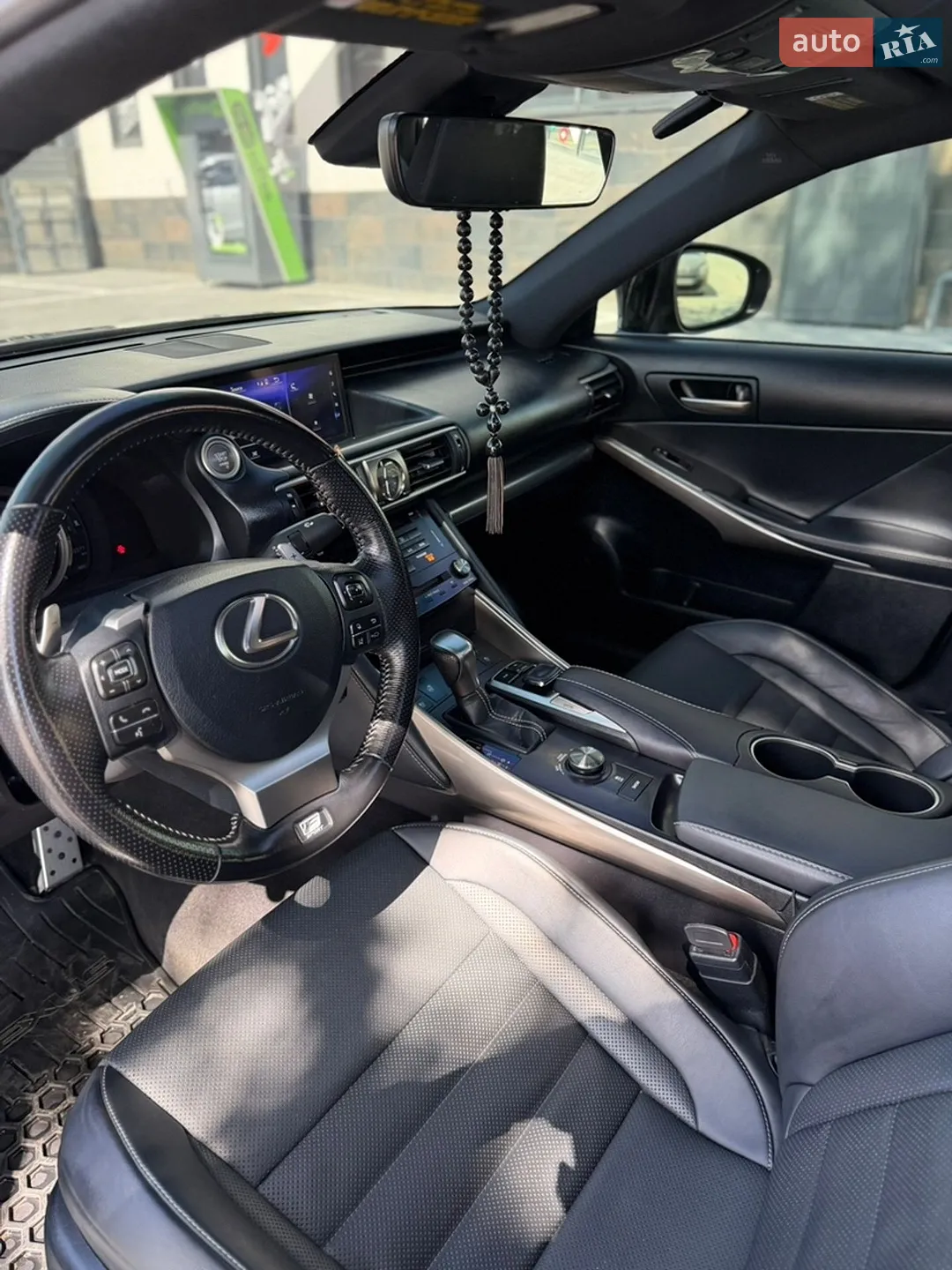 2017 Lexus IS - мініатюра 8