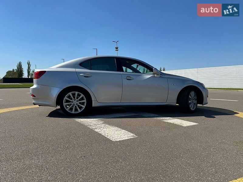 Седан Lexus IS 2008 в Киеве