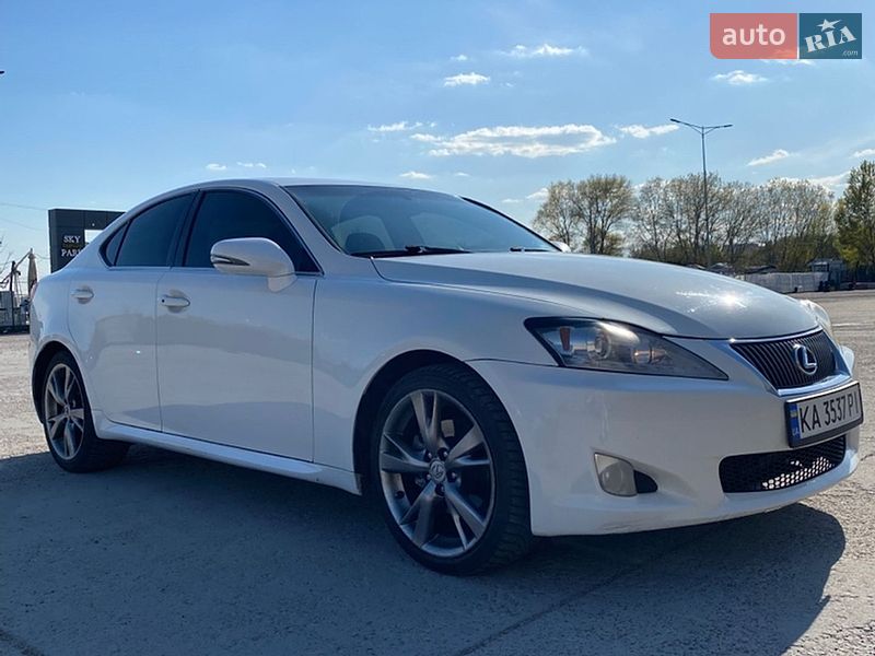 Lexus IS 2010