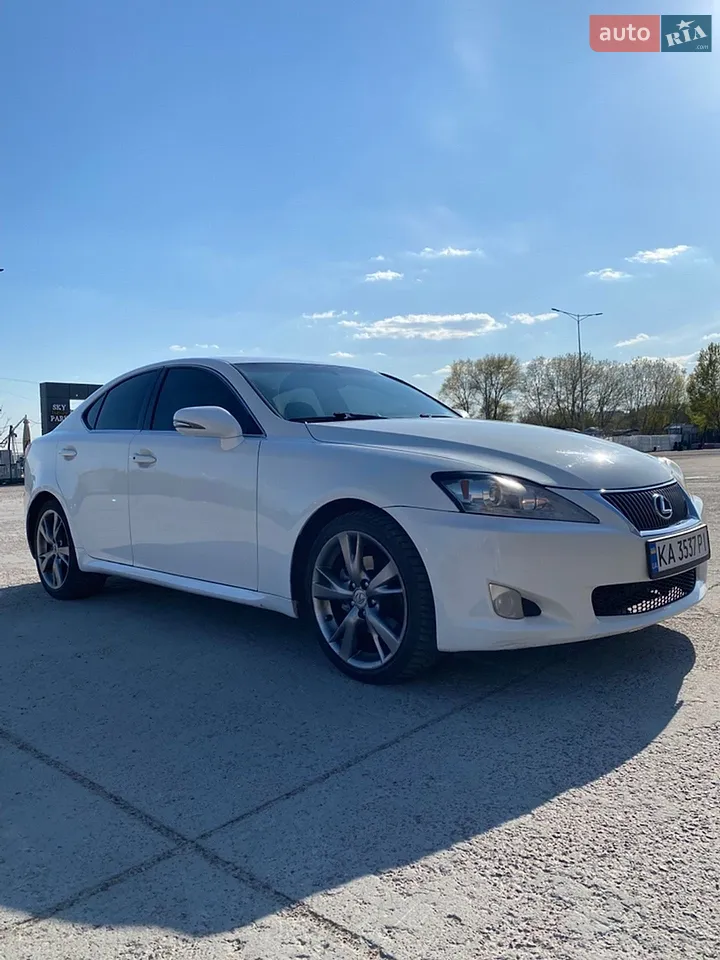 2011 Lexus IS - мініатюра 20