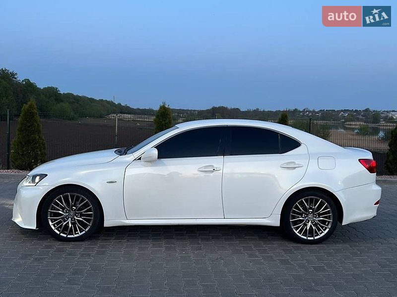 Седан Lexus IS 2007 в Виннице