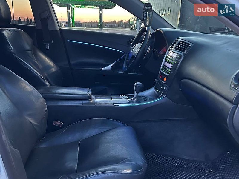Седан Lexus IS 2007 в Виннице