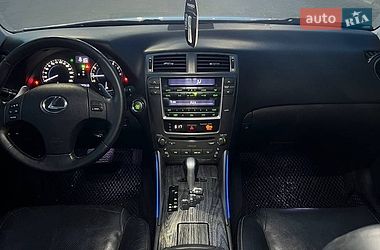Седан Lexus IS 2007 в Виннице