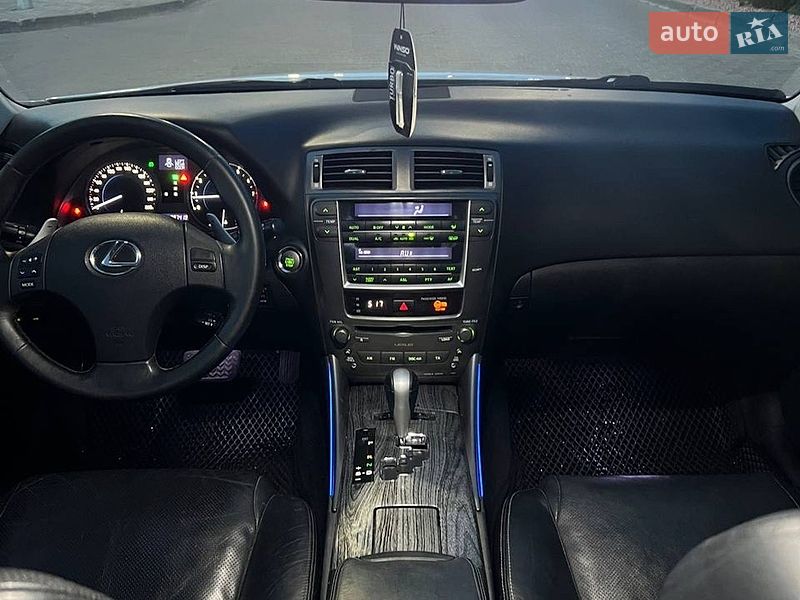 Седан Lexus IS 2007 в Виннице