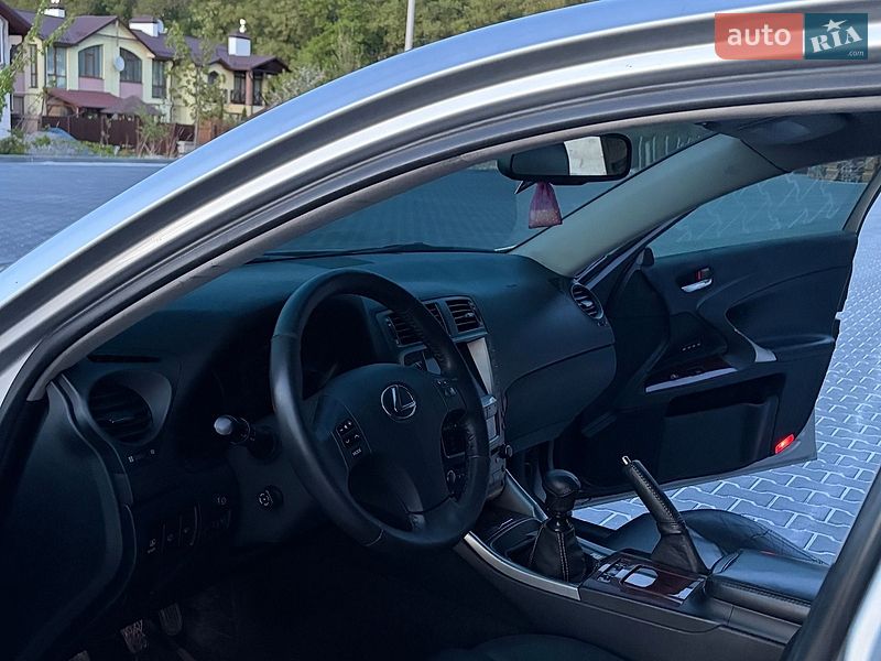 Седан Lexus IS 2005 в Тернополі