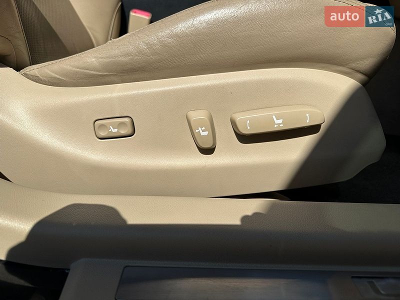 Седан Lexus IS 2007 в Тростянце