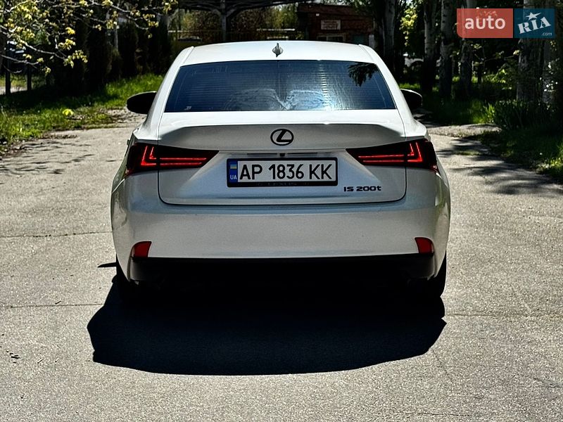 Седан Lexus IS 2015 в Запорожье