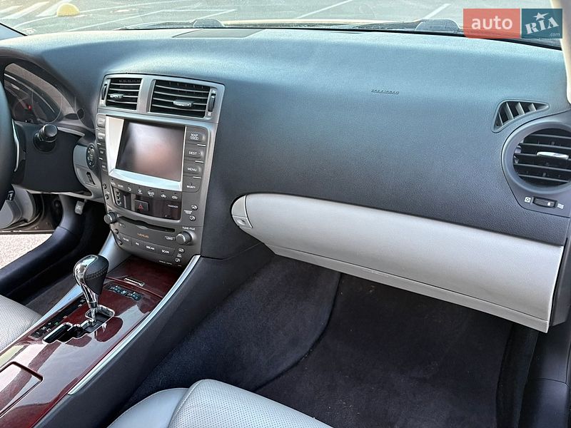 Седан Lexus IS 2006 в Киеве