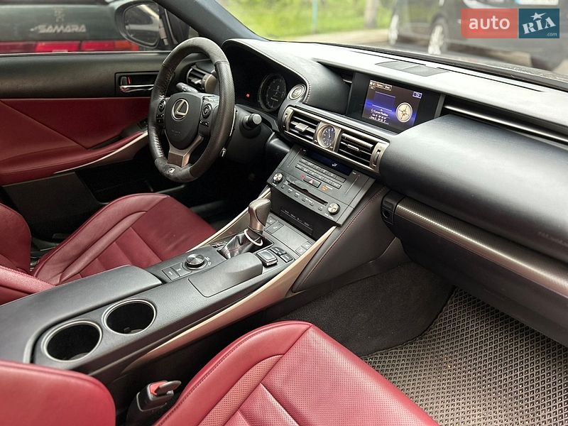 Седан Lexus IS 2014 в Києві