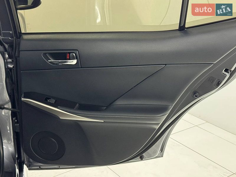 Седан Lexus IS 2015 в Одессе