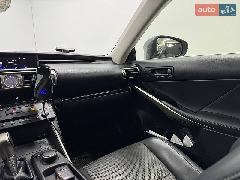 Седан Lexus IS 2015 в Одессе