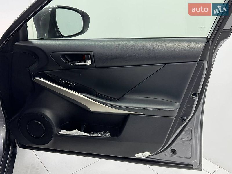 Седан Lexus IS 2015 в Одессе