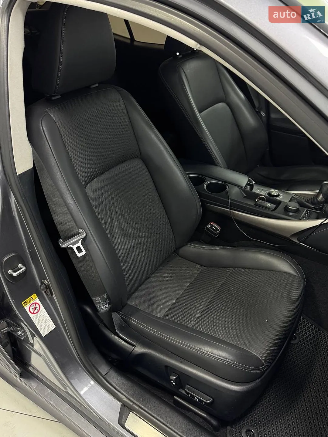2015 Lexus IS - мініатюра 47