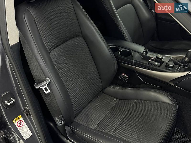 Седан Lexus IS 2015 в Одессе