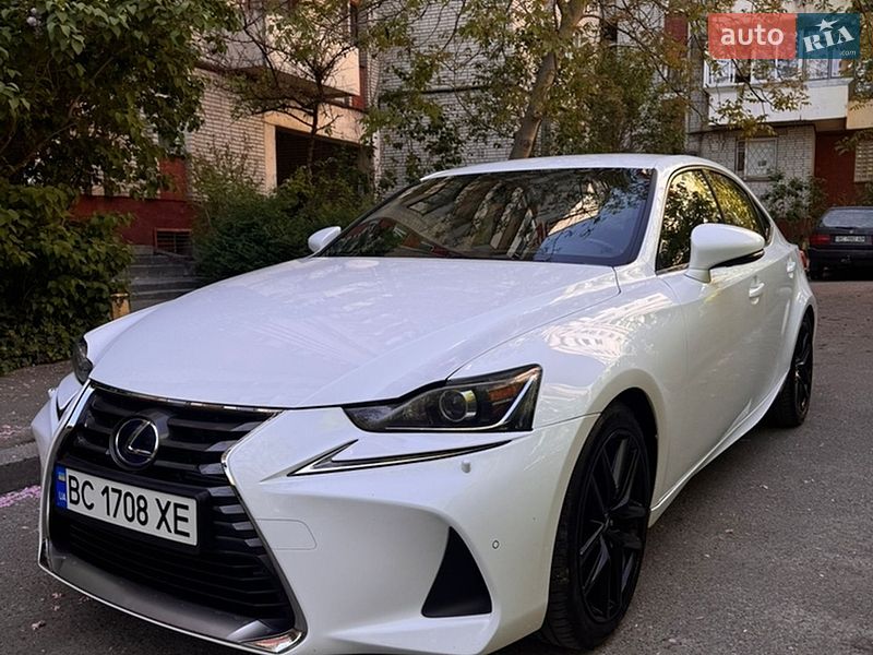 Седан Lexus IS 2014 в Львові