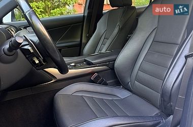 Седан Lexus IS 2014 в Львові