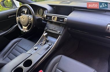 Седан Lexus IS 2014 в Львові