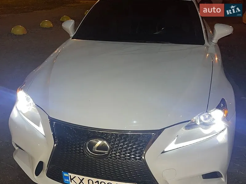 Lexus IS 2016