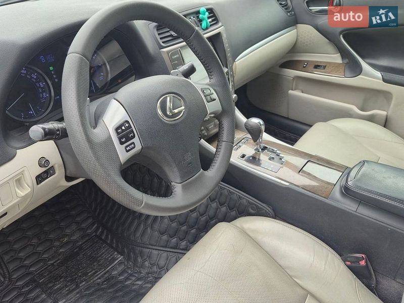 Седан Lexus IS 2010 в Одессе