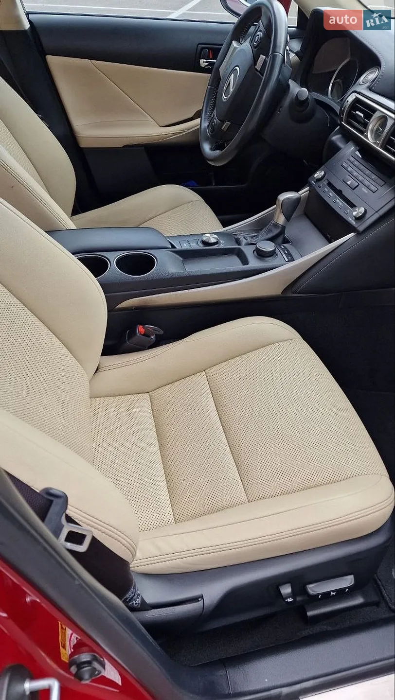 2014 Lexus IS - мініатюра 11