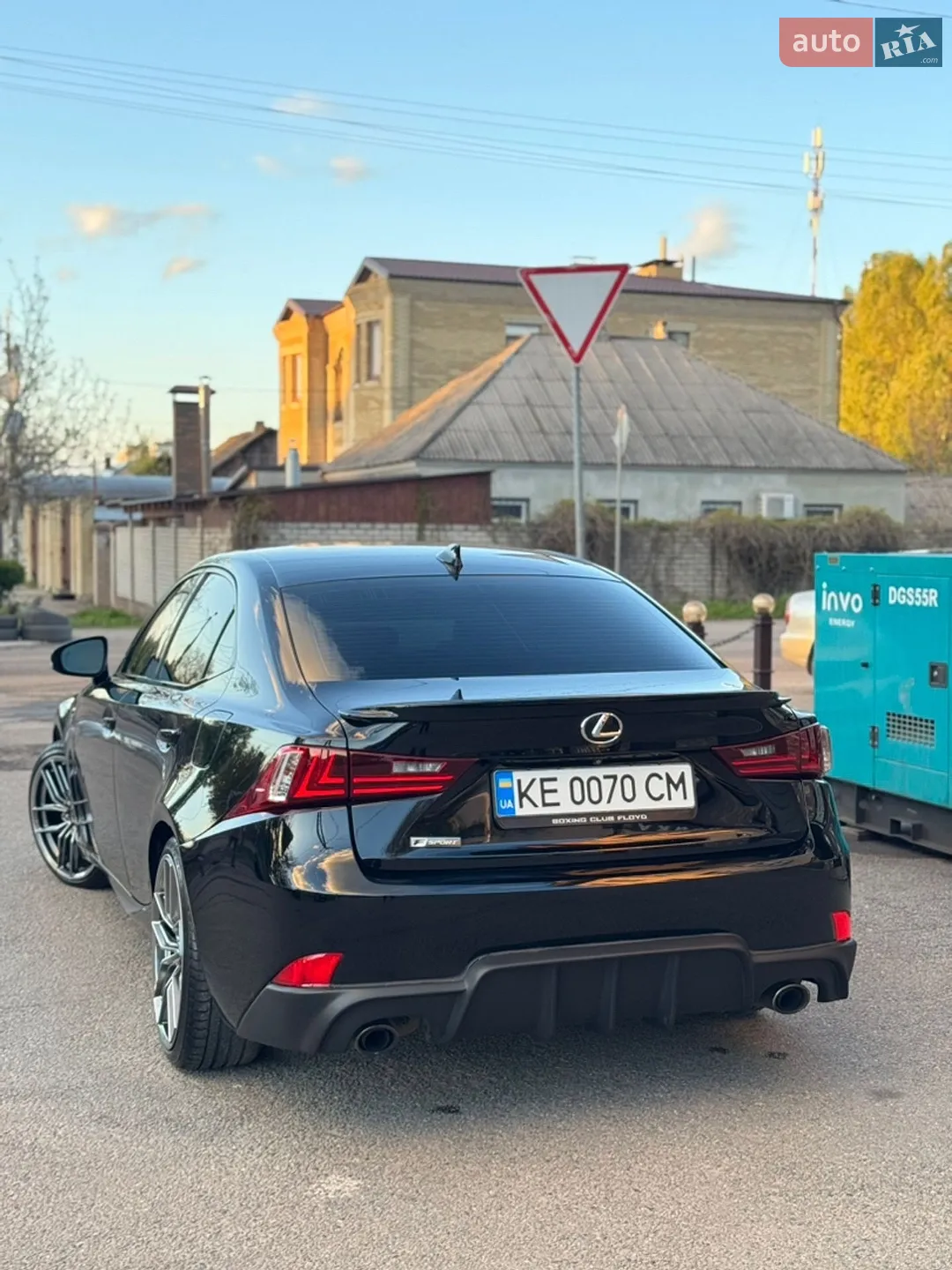 2016 Lexus IS - мініатюра 3