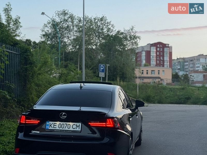 Седан Lexus IS 2016 в Дніпрі