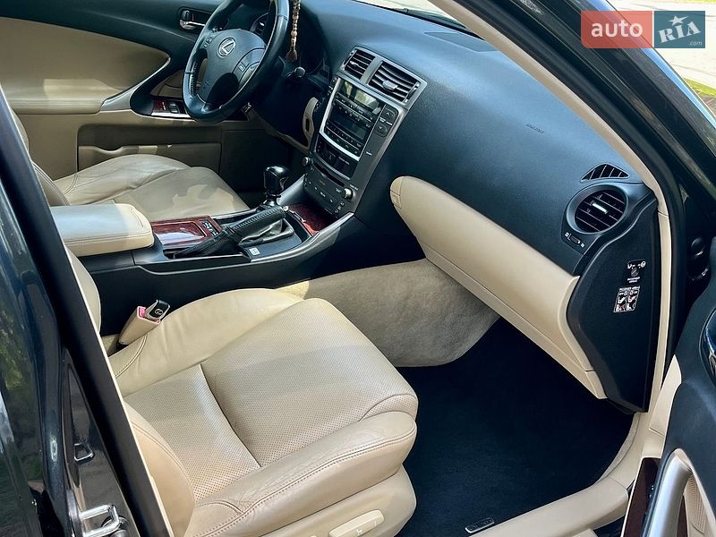 Седан Lexus IS 2008 в Славуте