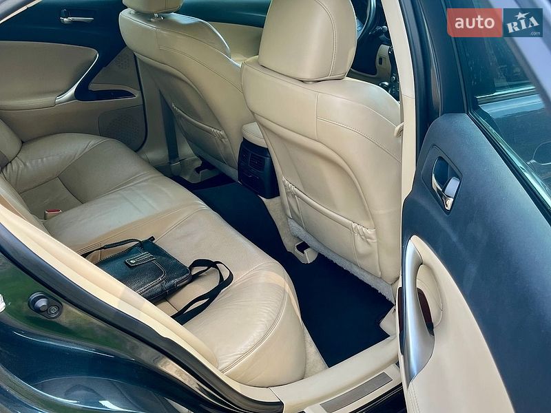 Седан Lexus IS 2008 в Славуте