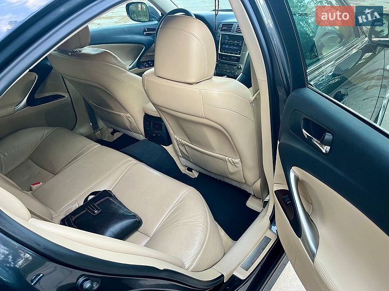 Седан Lexus IS 2008 в Славуте