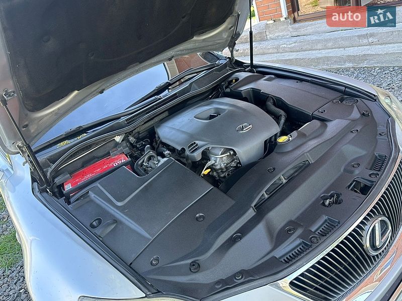 Седан Lexus IS 2006 в Виннице