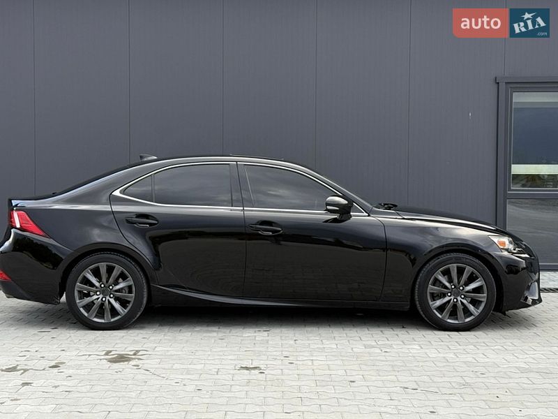 Седан Lexus IS 2014 в Тернополе