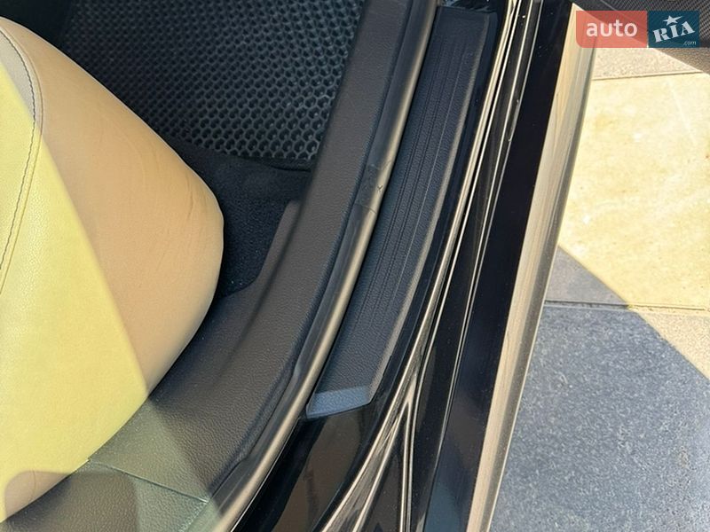 Седан Lexus IS 2014 в Тернополе