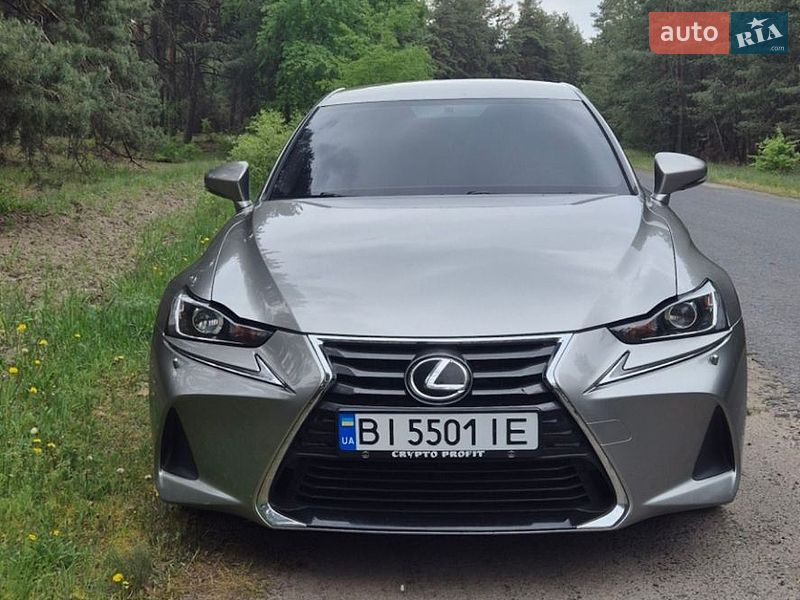 Седан Lexus IS 2017 в Миргороді