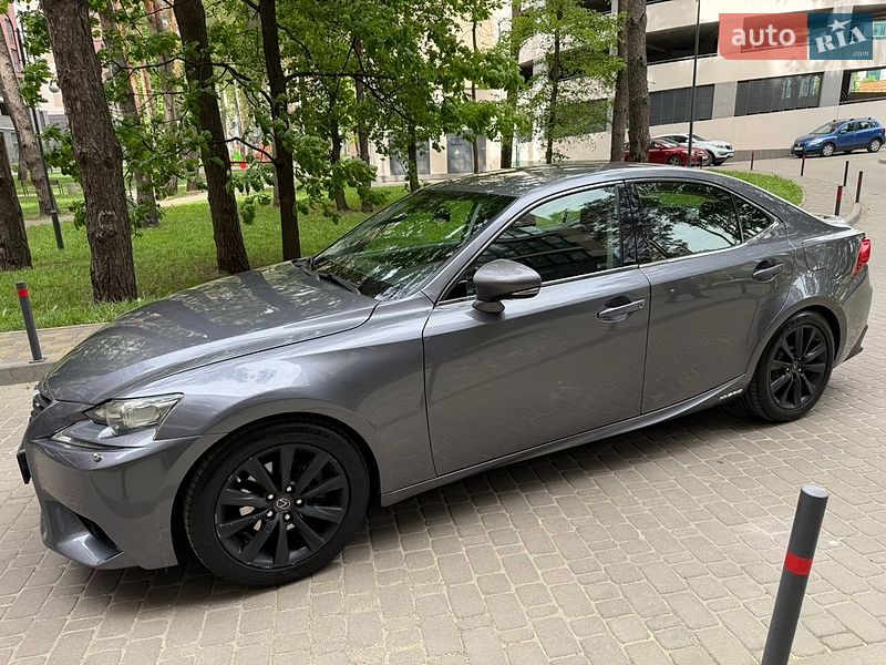 Седан Lexus IS 2016 в Киеве