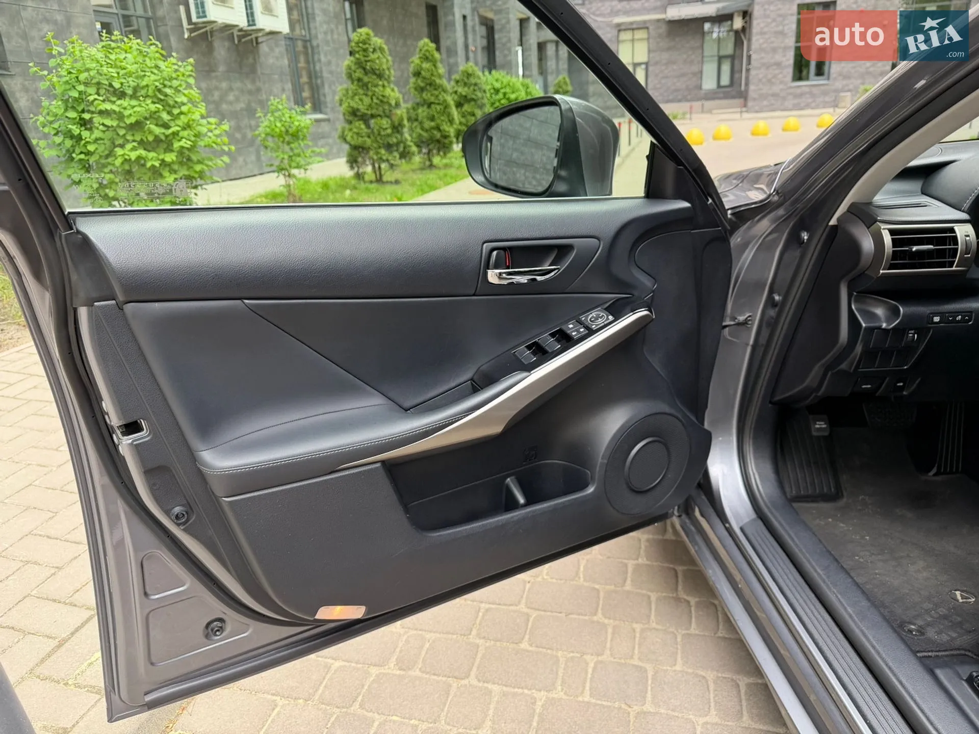 2016 Lexus IS - мініатюра 20